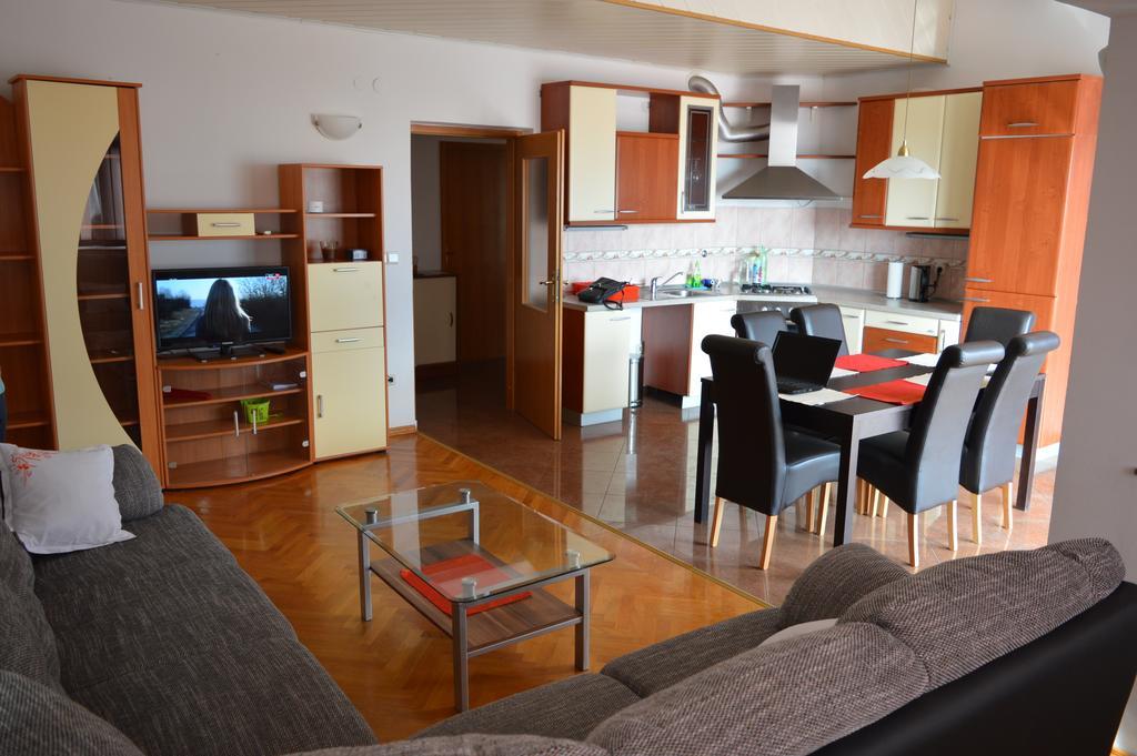 Apartment Nevena Omiš Zimmer foto